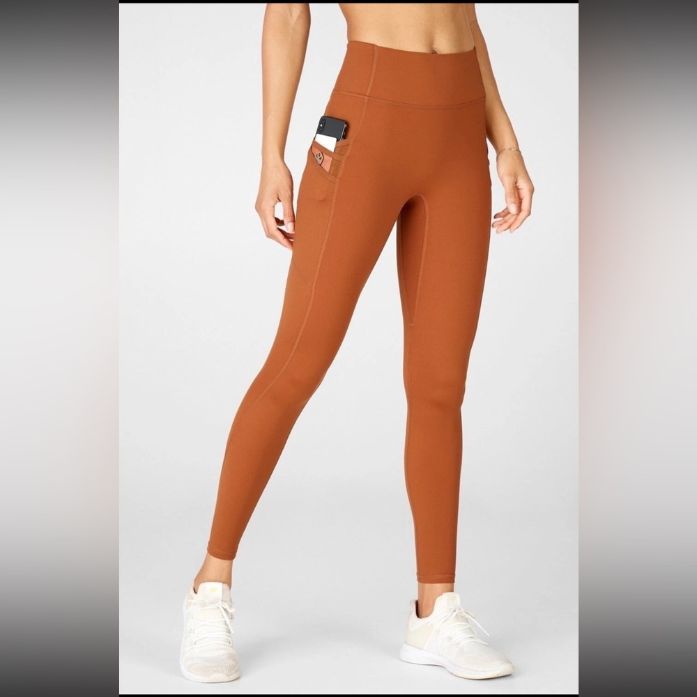 Fabletics Motion 365 Leggings w/ Side Pockets Harvest Tan Women’s Size Medium